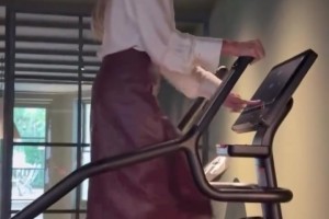 贝嫂年龄越大，气质越好！贝克汉姆调侃老婆穿高跟鞋健身